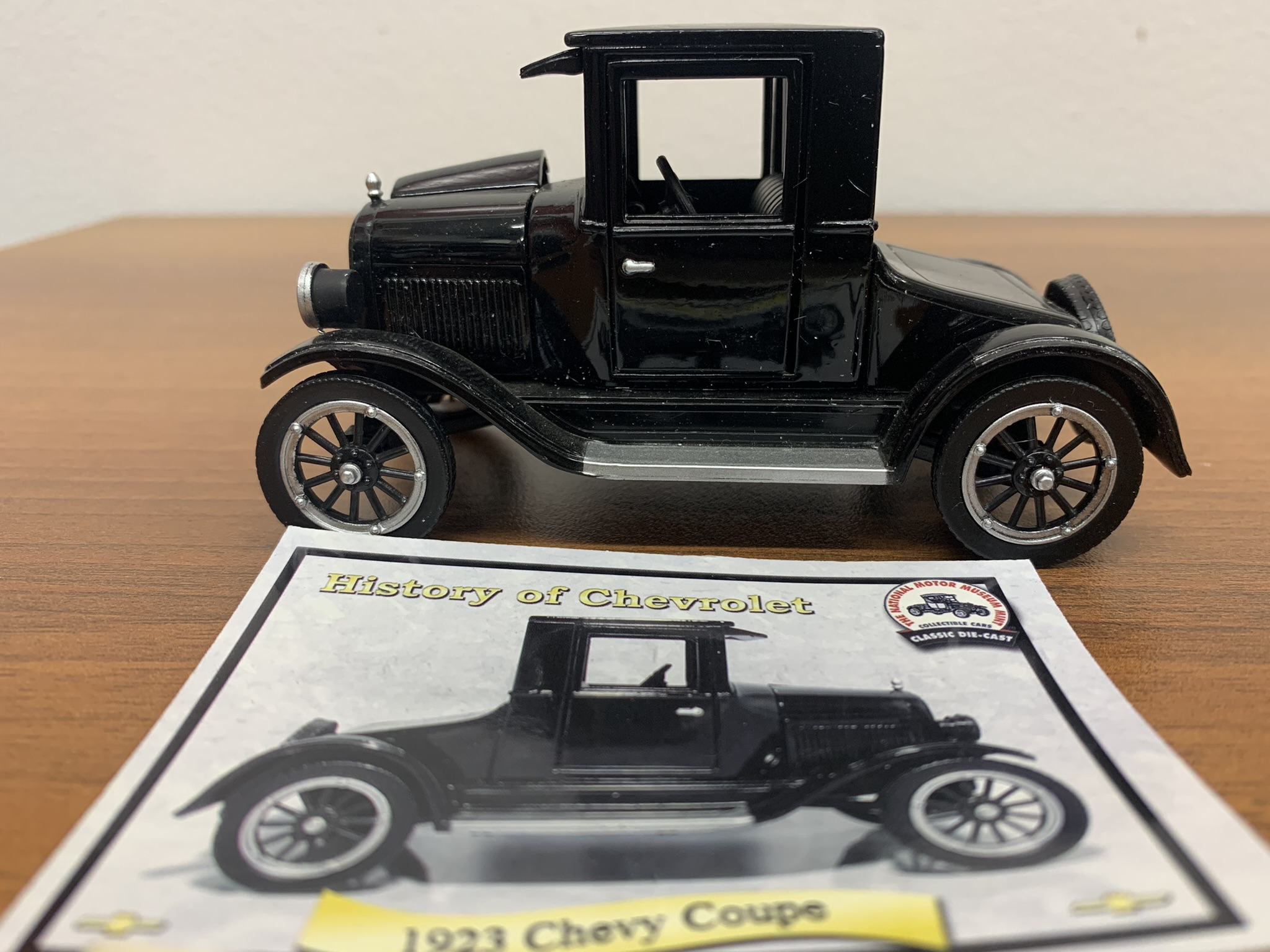 1923 Chevrolet Coupe 1:32 Scale diecast car